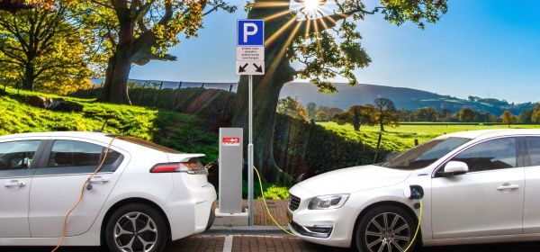 Batterie Flaschenhals: Wie Volkswagen, Power Metallic Mines und E.ON die europ&auml;ische E Mobilit&auml;t vor dem Rohstoff  und Netzausfall retten