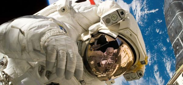 Mit KI-Daten zur autonomen Tr&auml;gerrakete! SpaceX, Deutsche Telekom, Aspermont und Vodafone im Steigflug
